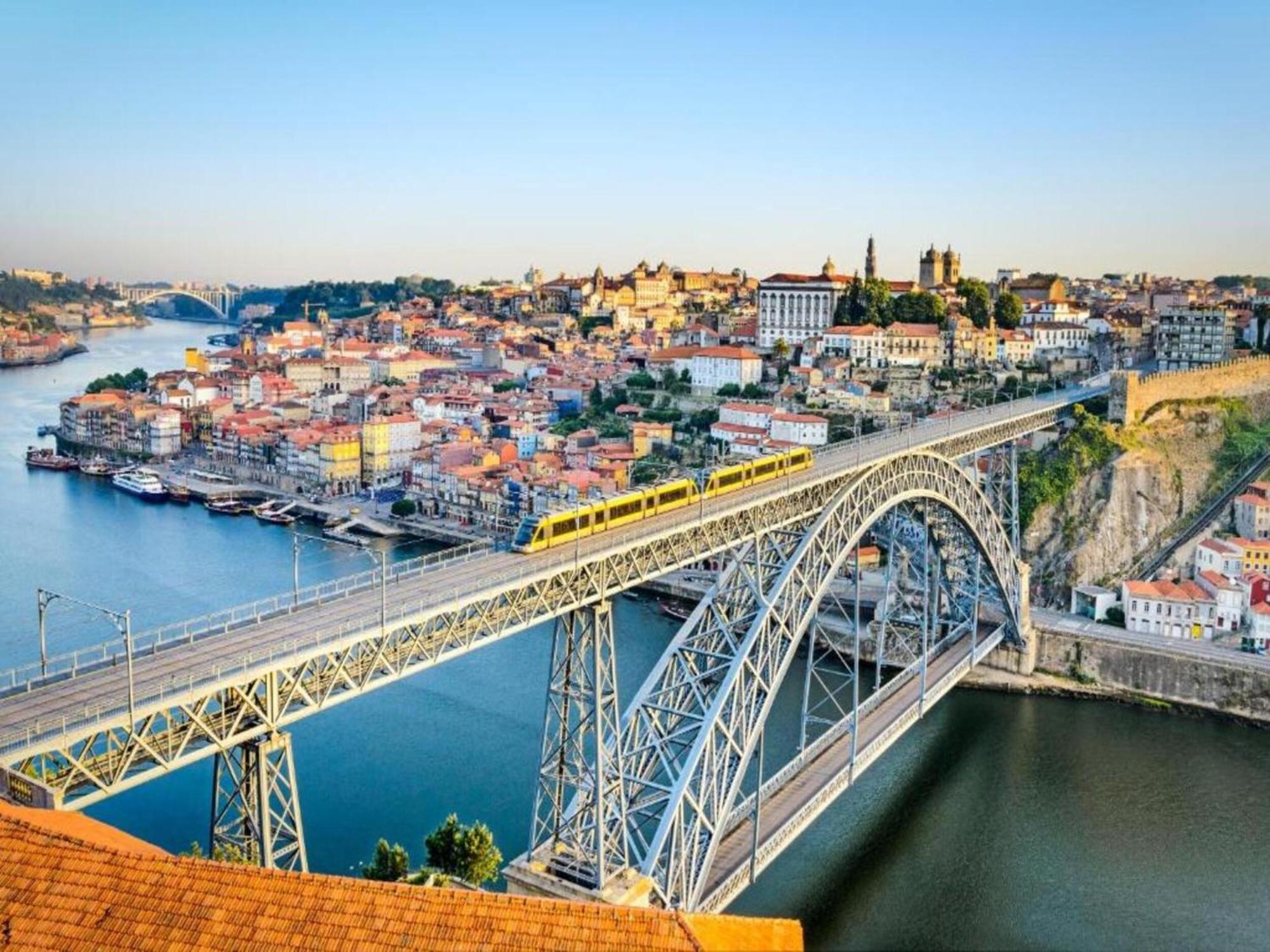 Appartement Spacious 2-bedroom Retreat In Oporto