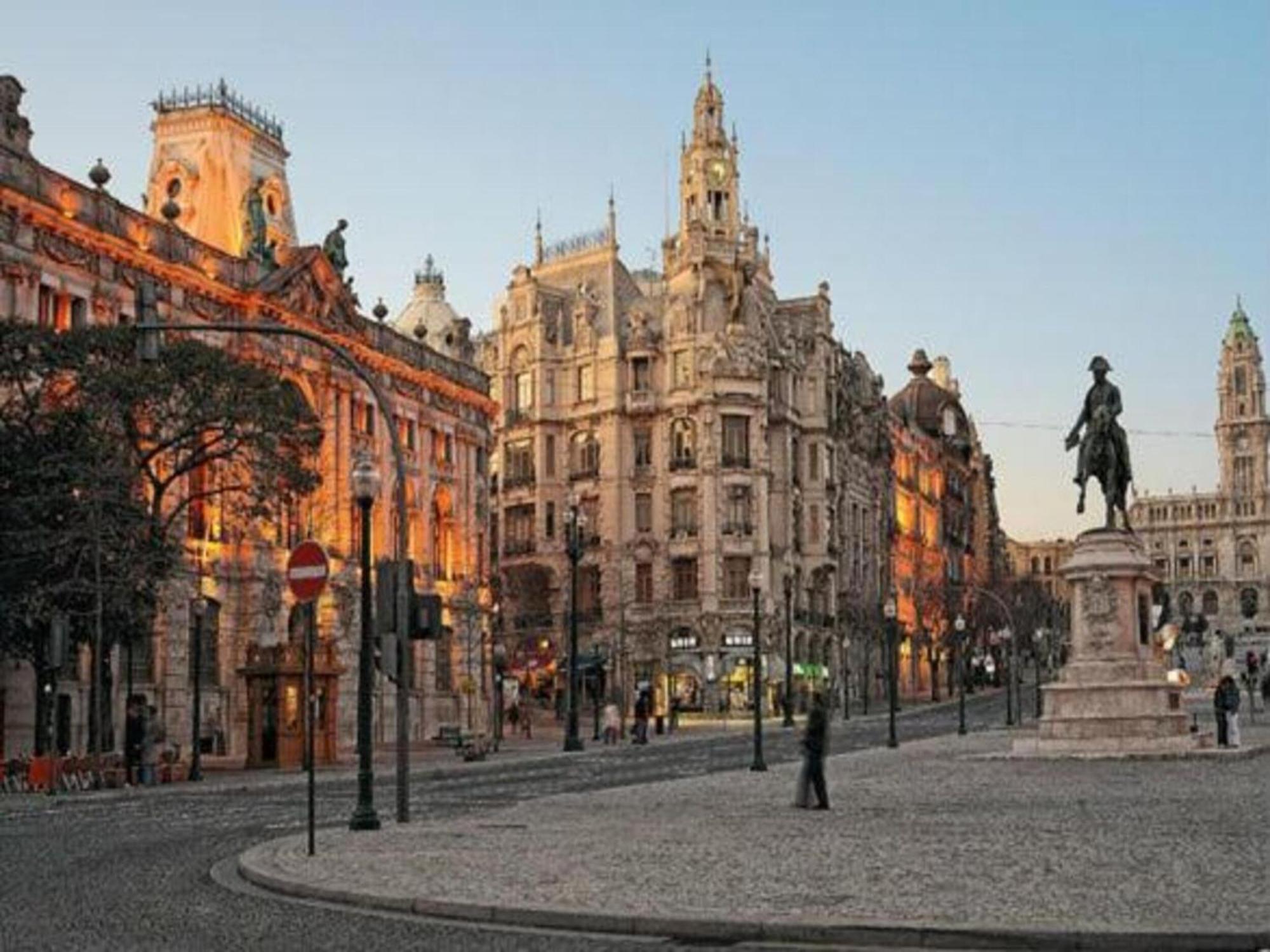 Spacious 2-bedroom Retreat In Oporto